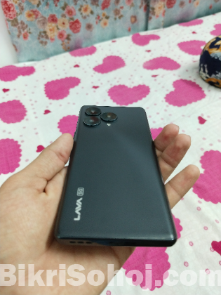 Lava Blaze Curve 5G